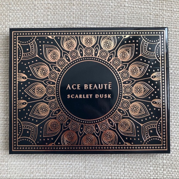 Ace Beaute Scarlet Dusk Eyeshadow Palette - Picture 3 of 4